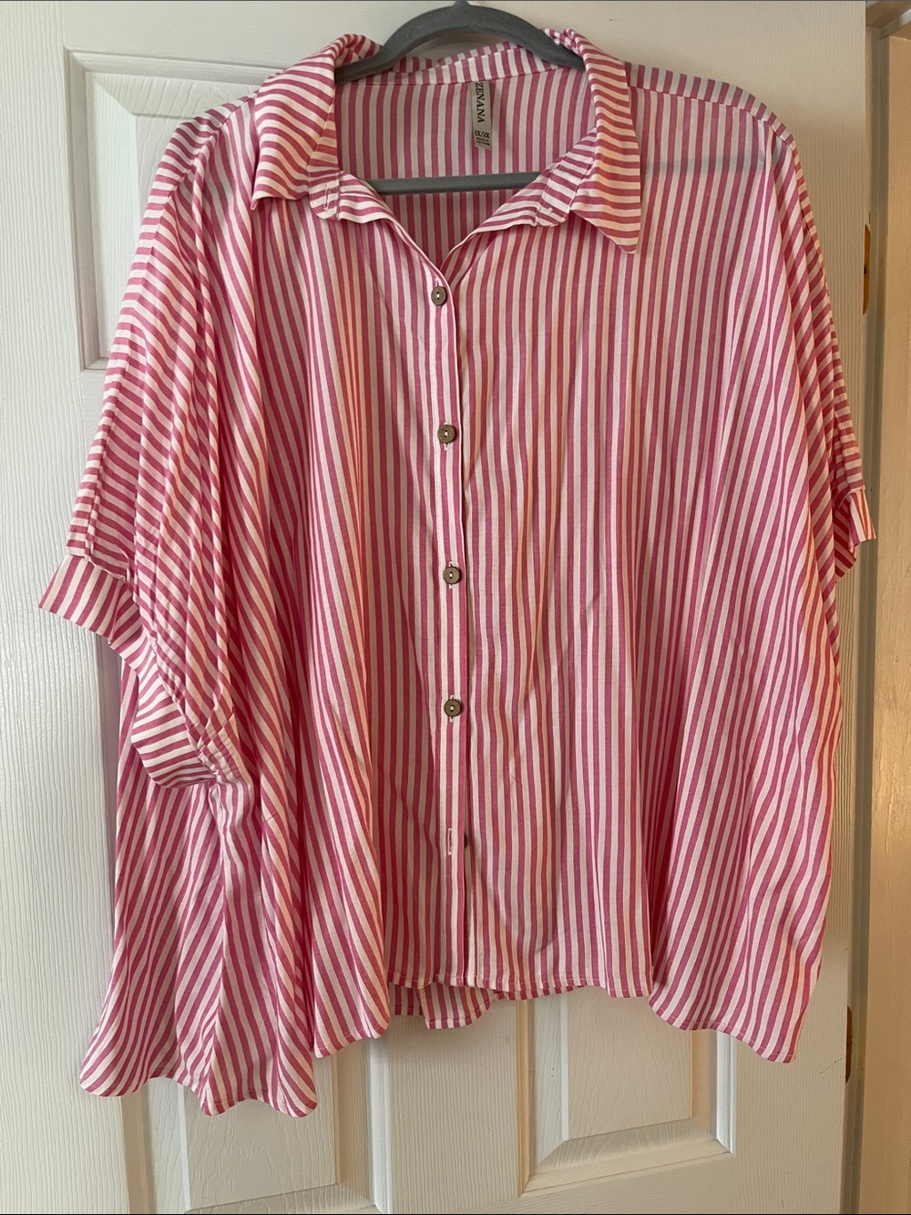 Zenana NWT Pink and White strip top